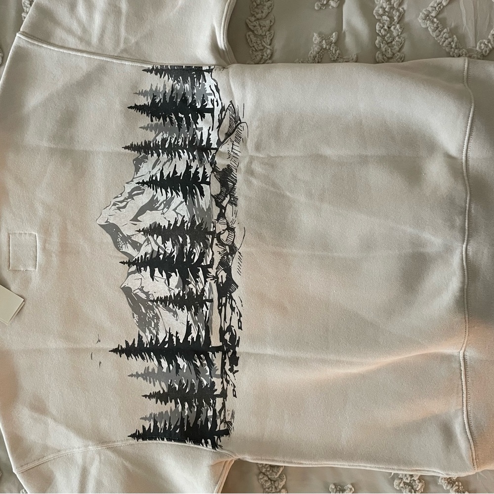 NWT A&F Holiday sweatshirt🎄 - Picture 4 of 4